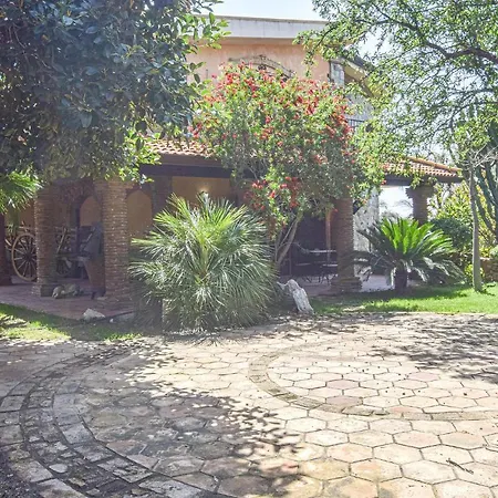 Ferienhaus Stunning In Saline Ioniche *