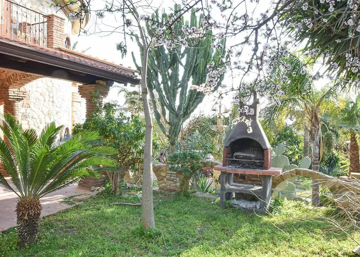 בית נופש Stunning In Saline Ioniche Saline Joniche