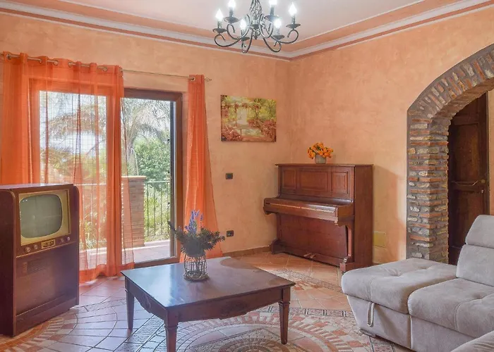 בית נופש Stunning In Saline Ioniche Saline Joniche